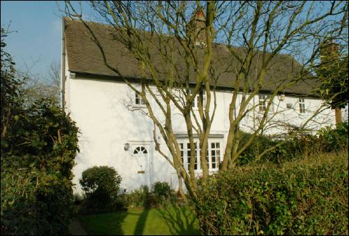 085 Oakwood Road